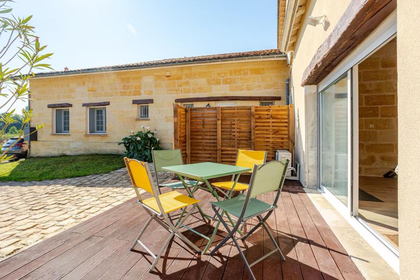 Guesthouse Les Maurins Saint-Sulpice-de-Faleyrens Exterior foto